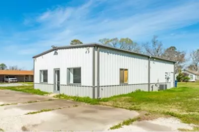 830 E Brazos Ave, West Columbia, TX 77486 - Photo 3