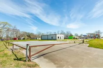 830 E Brazos Ave, West Columbia, TX 77486 - Photo 15