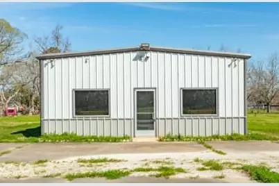 830 E Brazos Ave, West Columbia, TX 77486 - Photo 1