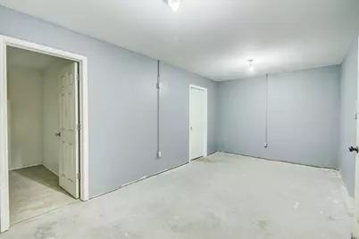 302 South Avenue B, Freeport, TX 77541 - Photo 31