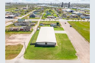 302 South Avenue B, Freeport, TX 77541 - Photo 5