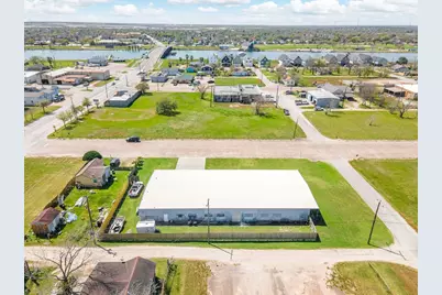 302 South Avenue B, Freeport, TX 77541 - Photo 7