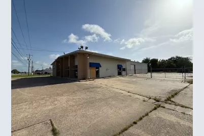 1417 S Velasco, Angleton, TX 77515 - Photo 5