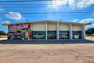 1417 S Velasco, Angleton, TX 77515 - Photo 1