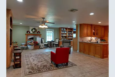 1231 C/R 201A, Angleton, TX 77515 - Photo 3