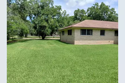 736 Northridge, Angleton, TX 77515 - Photo 5