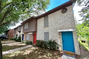 1039 N Chenango St, Angleton, TX 77515 - Photo 1