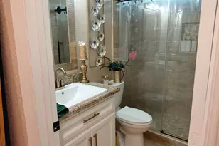 309 Hickman Ln, Angleton, TX 77515 - Photo 7