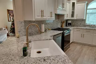 309 Hickman Ln, Angleton, TX 77515 - Photo 19