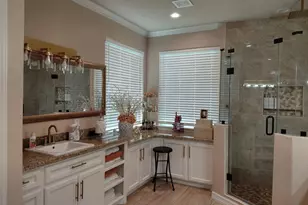 309 Hickman Ln, Angleton, TX 77515 - Photo 11