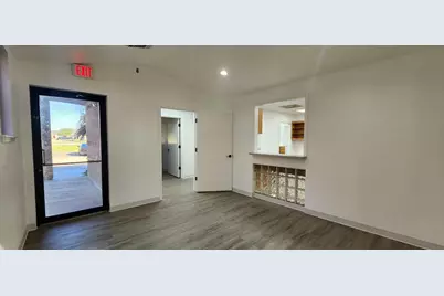 215 S. Oak Dr. Suite W, Lake Jackson, TX 77566 - Photo 1