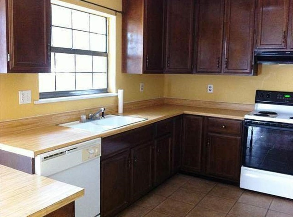 255 Meadowlakes Dr, Cypress Mill TX  78654-7124 exterior