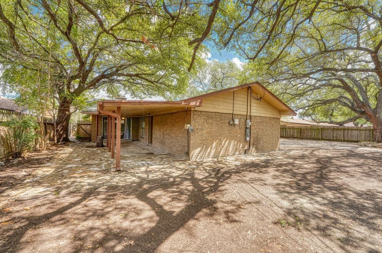 1502 Ocotilla Dr, Cypress Mill TX  78654-4551 exterior