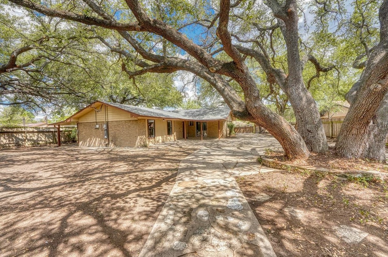 1502 Ocotilla Dr, Cypress Mill TX  78654-4551 exterior