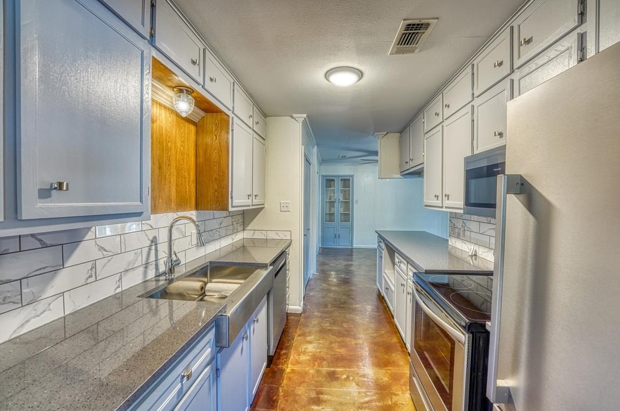 1502 Ocotilla Dr, Cypress Mill TX  78654-4551 exterior