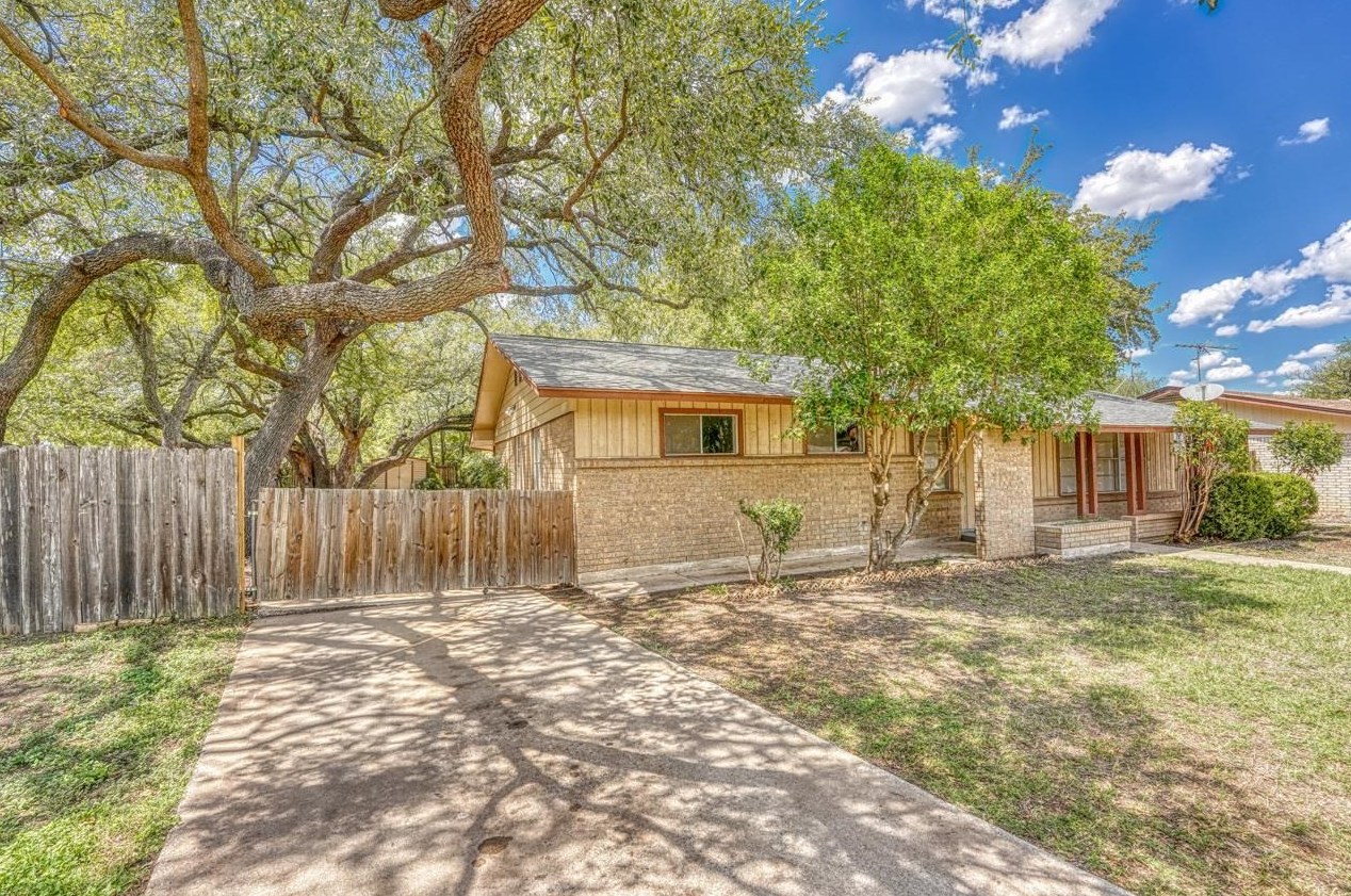 1502 Ocotilla Dr, Cypress Mill TX  78654-4552 exterior