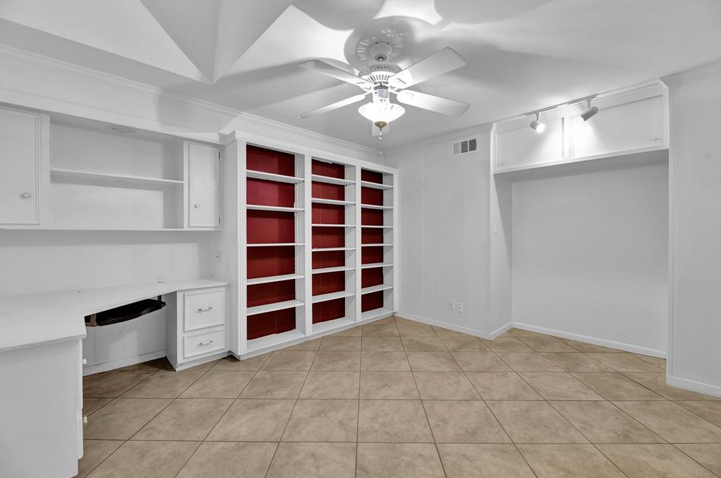 14102 Indian Wl Dr, Houston TX  77069-1315 exterior