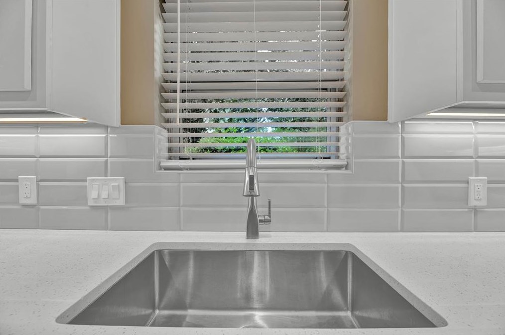 14102 Indian Wl Dr, Houston TX  77069-1315 exterior