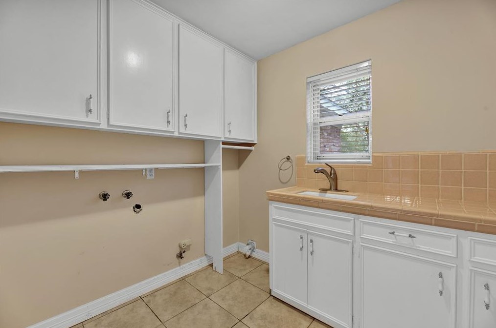 14102 Indian Wl Dr, Houston TX  77069-1315 exterior