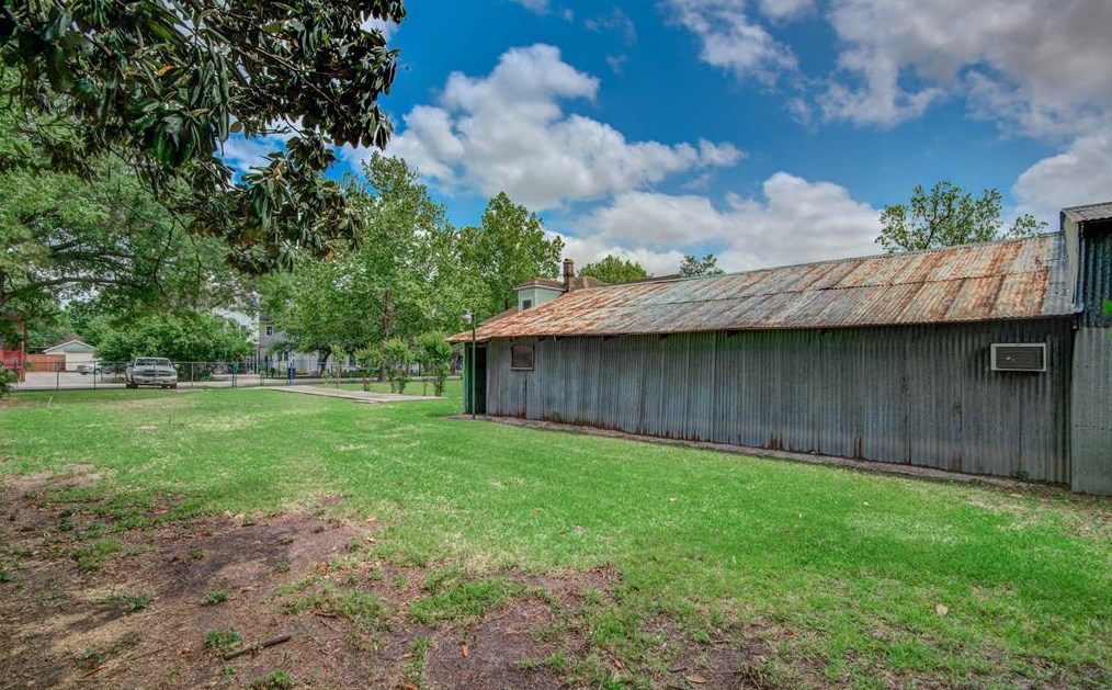 1001 Rutland St, Houston TX 77008-4138 exterior