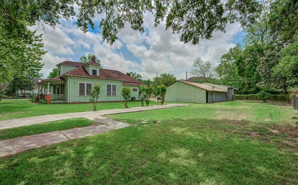 1001 Rutland St, Houston TX 77008-4138 exterior