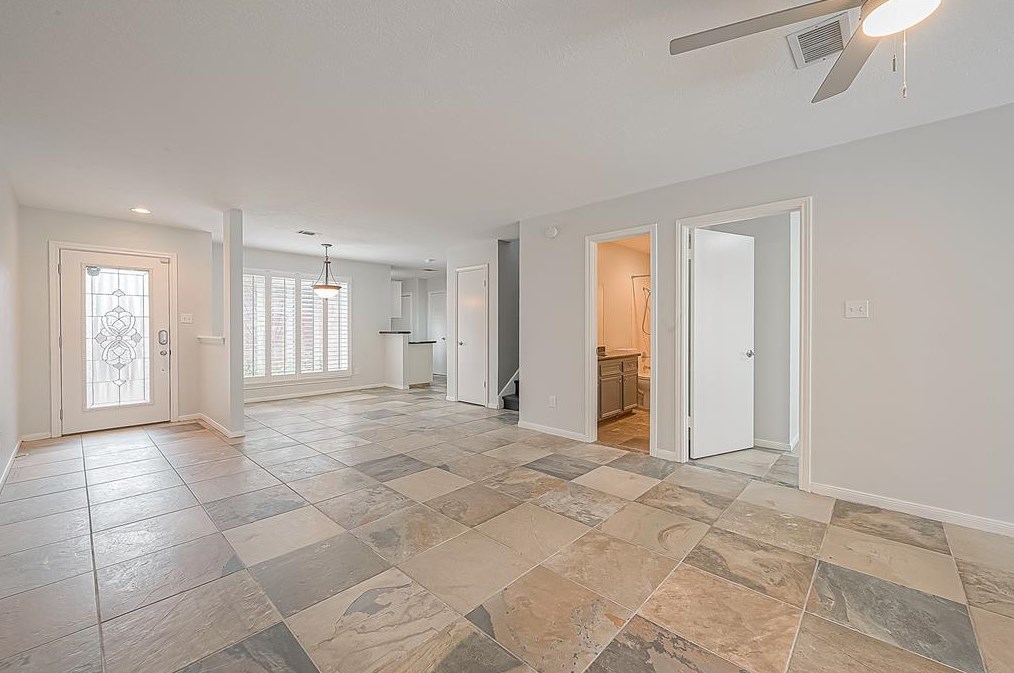 526 Birdsong Dr, League City, TX 77573