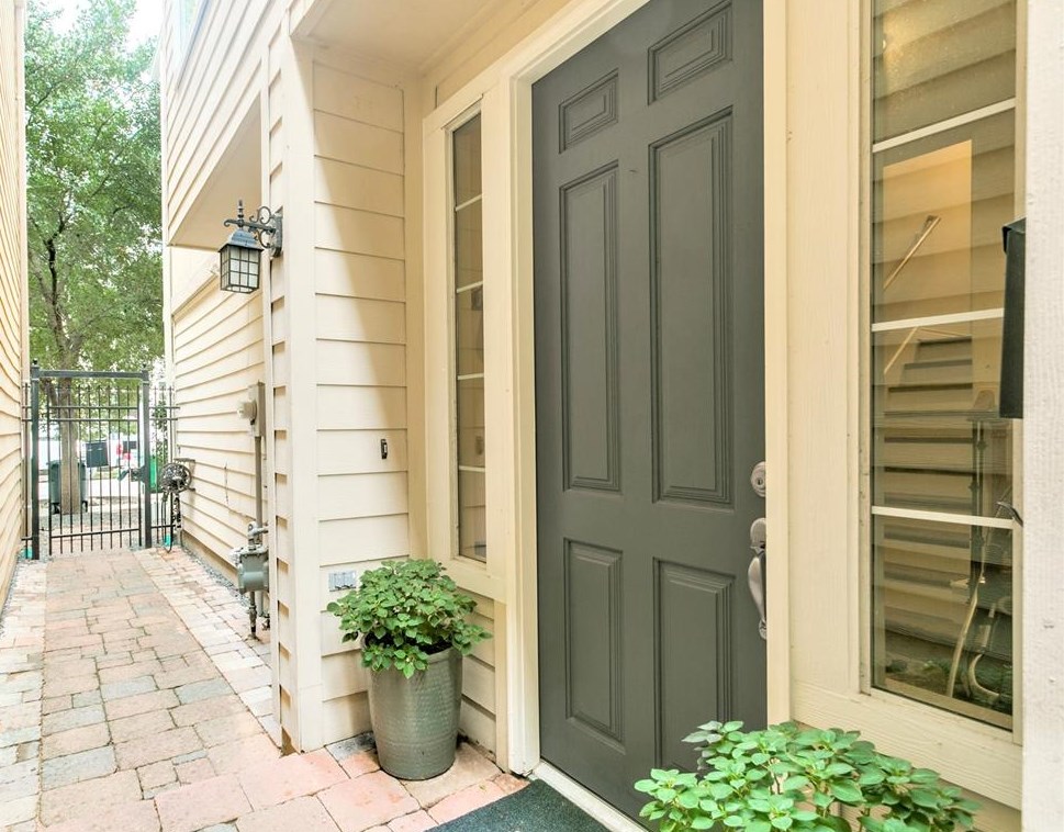 5742 Kiam St, Houston TX  77007-1121 exterior