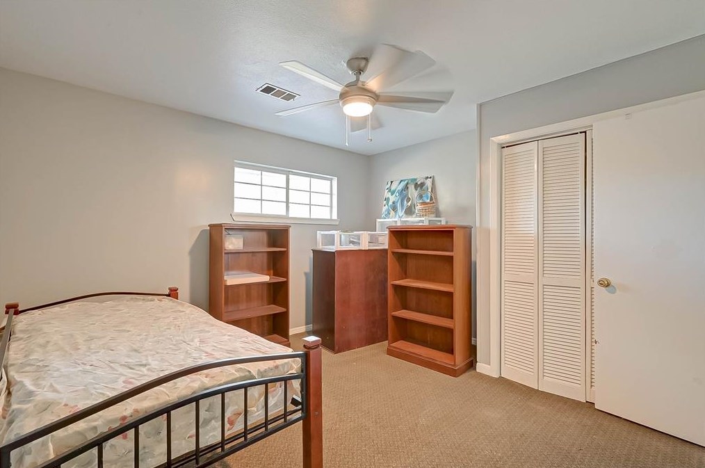 17818 Red Oak Dr, Houston TX  77090-1252 exterior