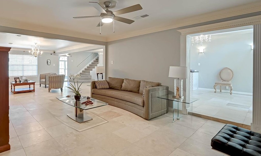 17818 Red Oak Dr, Houston TX  77090-1252 exterior