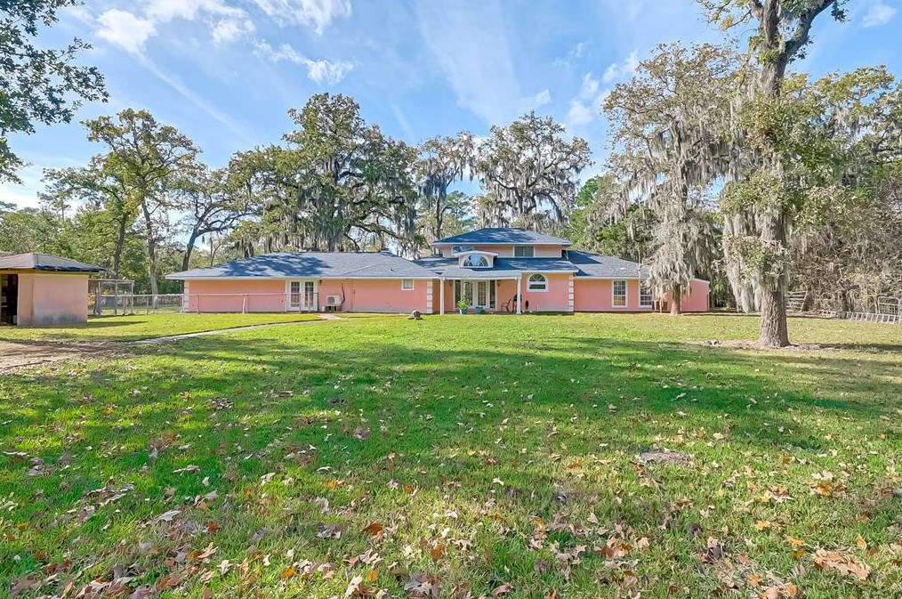 17818 Red Oak Dr, Houston TX  77090-1252 exterior