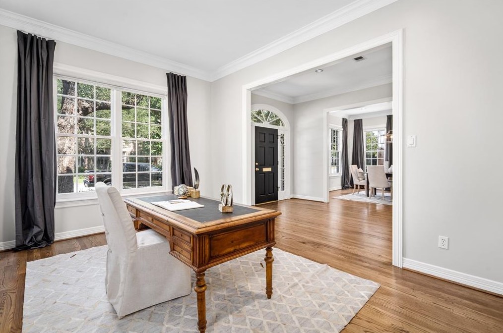 3927 Coleridge St, Houston TX  77005-2835 exterior