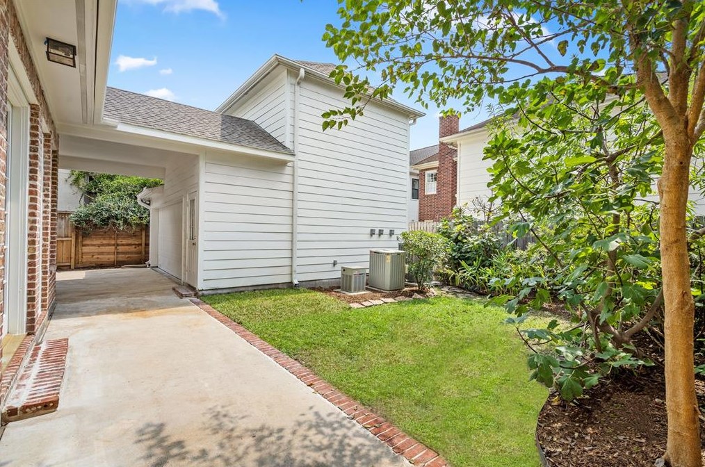 3927 Coleridge St, Houston TX  77005-2725 exterior