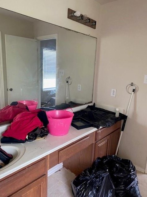 4227 Richmeadow Dr, Houston TX 77048-5587 exterior