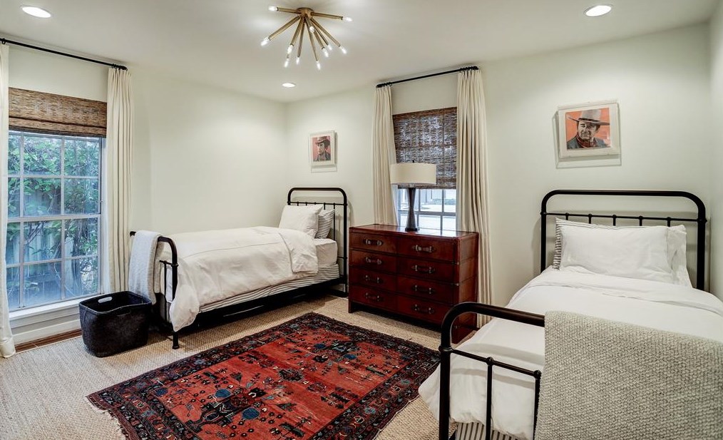 6230 Wickersham Ln, Houston TX  77056-4031 exterior