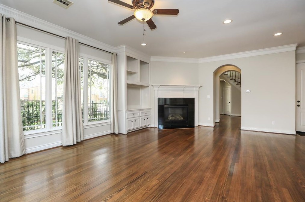 1180 Augusta Dr, Houston TX 77057-3106 exterior