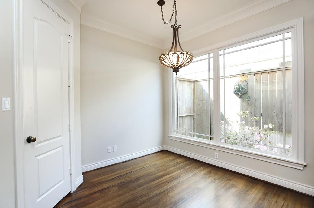 1180 Augusta Dr, Houston TX 77057-3106 exterior