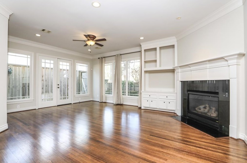 1180 Augusta Dr, Houston TX 77057-3106 exterior