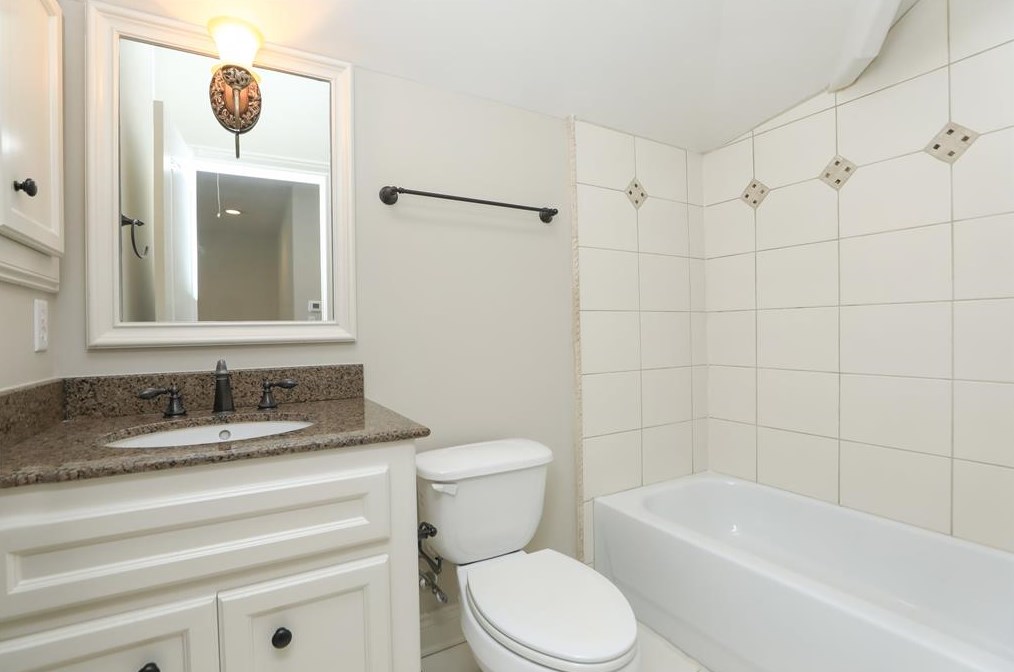 1180 Augusta Dr, Houston TX 77057-3106 exterior