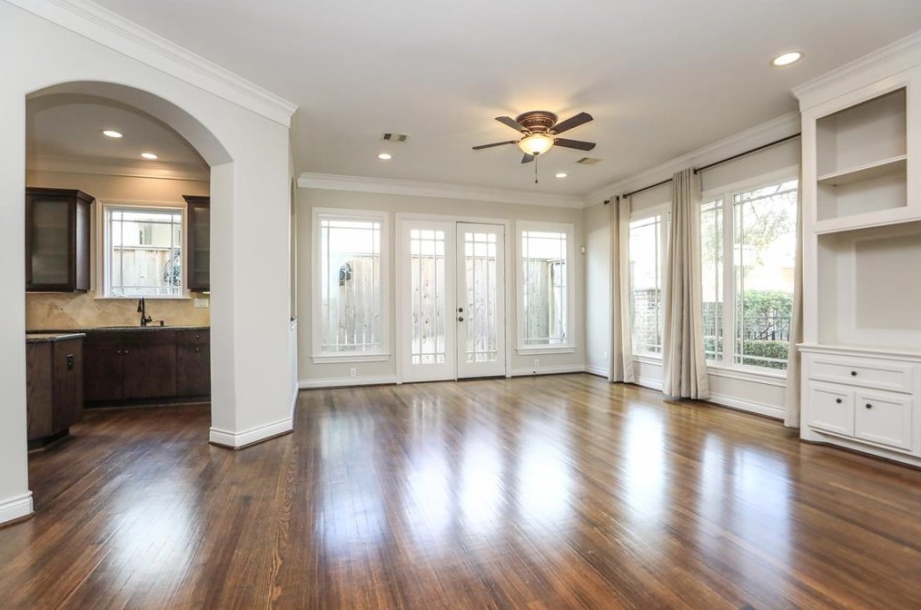 1180 Augusta Dr, Houston TX 77057-3106 exterior