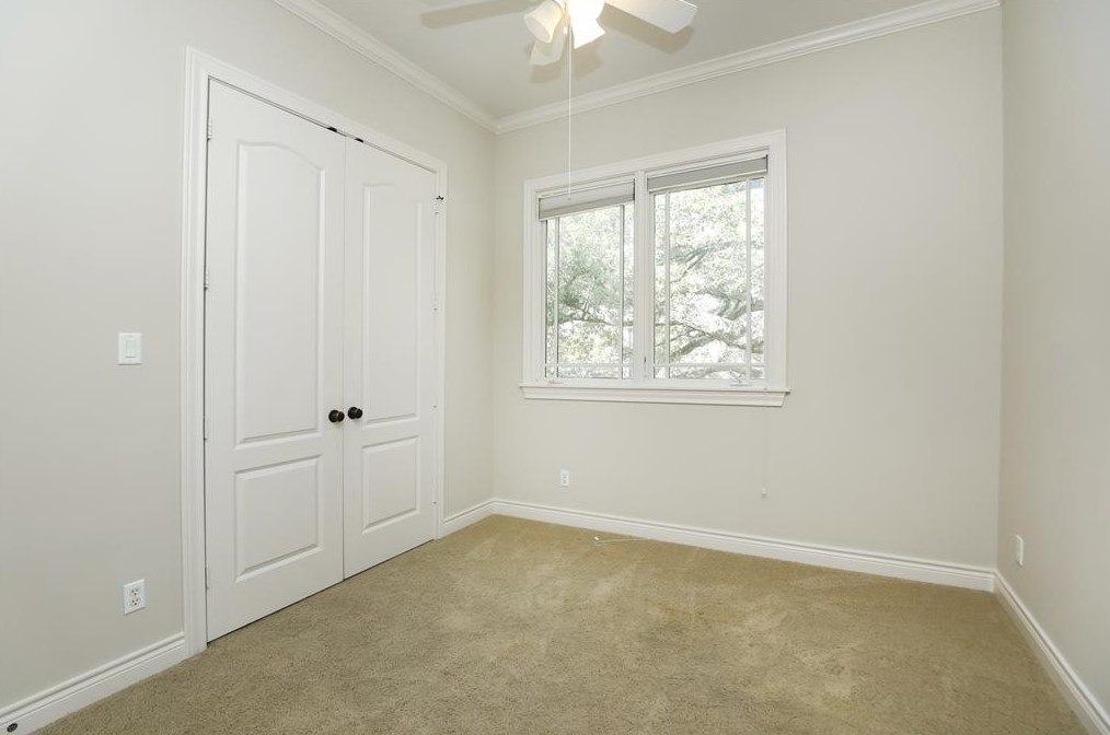 1180 Augusta Dr, Houston TX 77057-3106 exterior