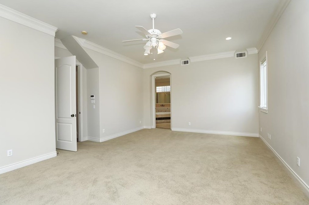 1180 Augusta Dr, Houston TX 77057-3106 exterior