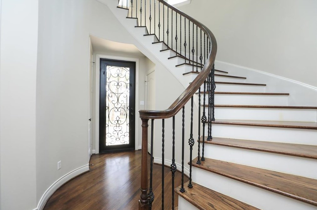 1180 Augusta Dr, Houston TX 77057-3106 exterior