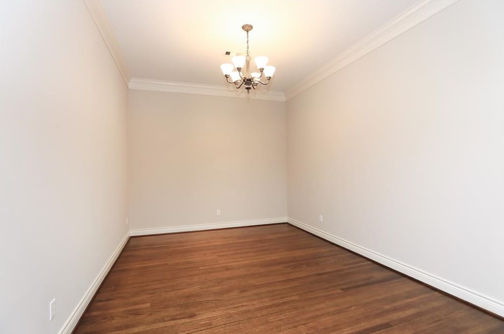 1180 Augusta Dr, Houston TX 77057-3106 exterior