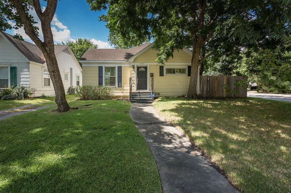 2402 Southgate Blvd, Houston TX  77030-1826 exterior