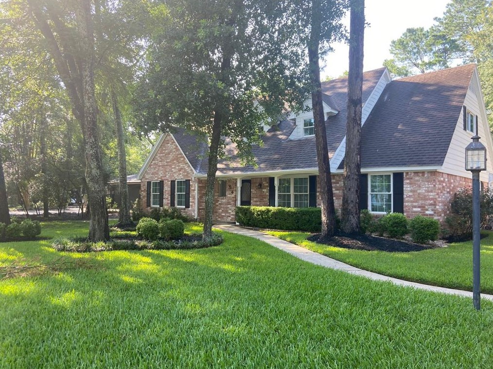 54 Huntsmans Horn Cir, Spring TX  77380-1418 exterior