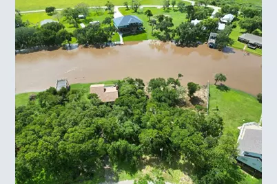 1163 Private Road 652, Sargent, TX 77414 - Photo 3