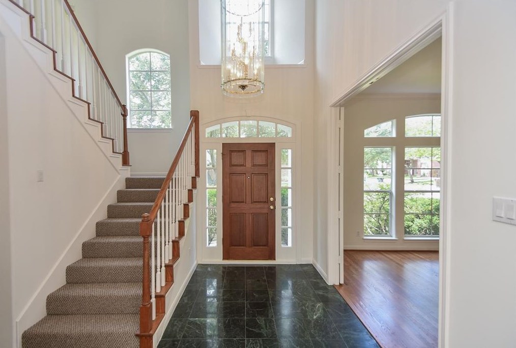 5425 Loch Lomond Dr, Houston TX  77096-2305 exterior