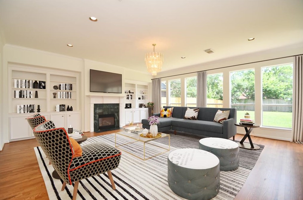 5425 Loch Lomond Dr, Houston TX  77096-2305 exterior