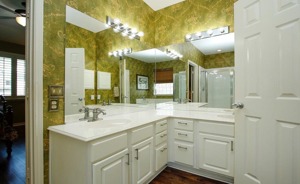 9823 Villa Dr, Houston TX  77061-2753 exterior