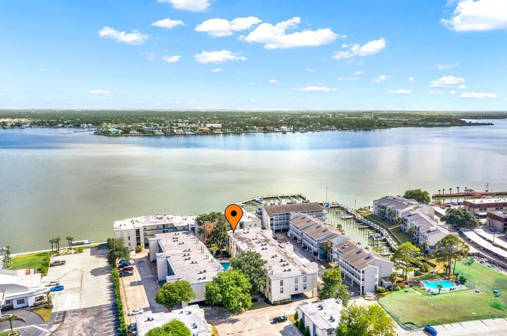 4001 Nasa Pkwy, Taylor Lake Village TX 77586-6227 exterior